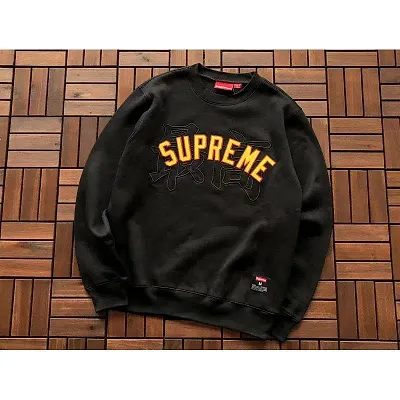 Supreme Crewneck
 Grey